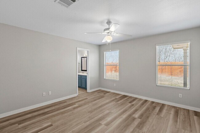 Building Photo - 164 Pearl Lake Dr