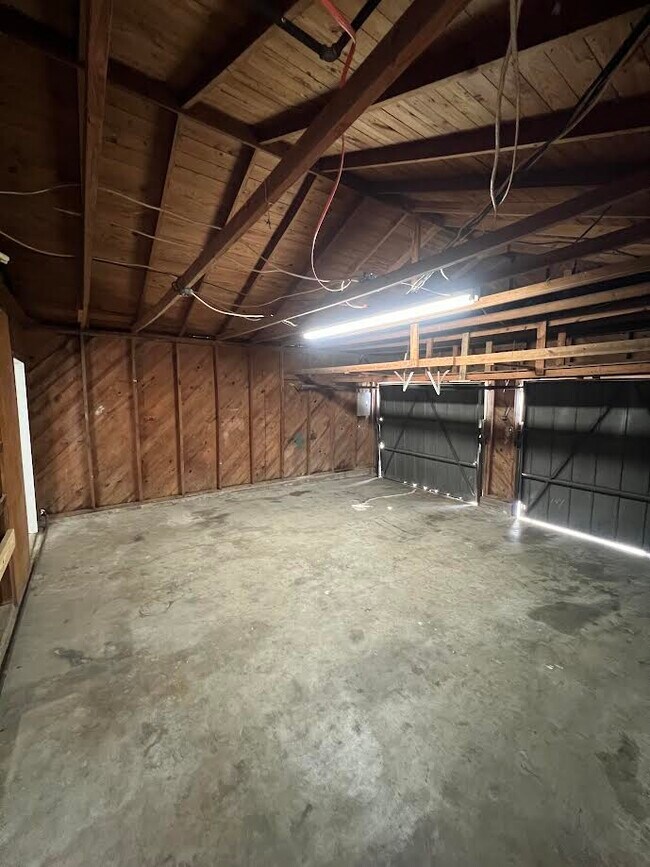 Building Photo - 100 North Ave E