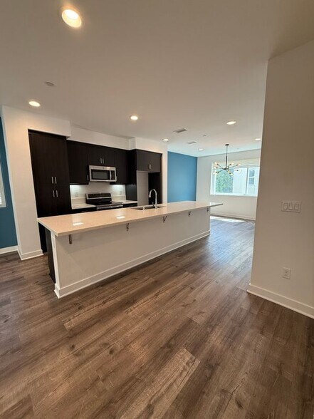 Building Photo - 820 Aloe Pl