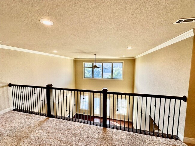 Building Photo - 6613 W Valley View Rd