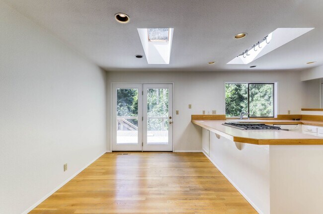 Building Photo - 3 Bedroom Home on Peaceful Property