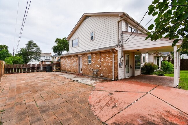 Building Photo - 1709 Beaver Springs Ct