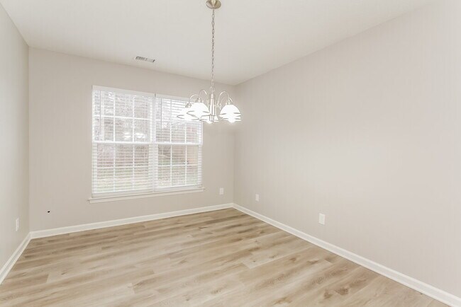 Building Photo - 11123 Sandboar St