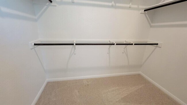Building Photo - 148 White Horses Dr