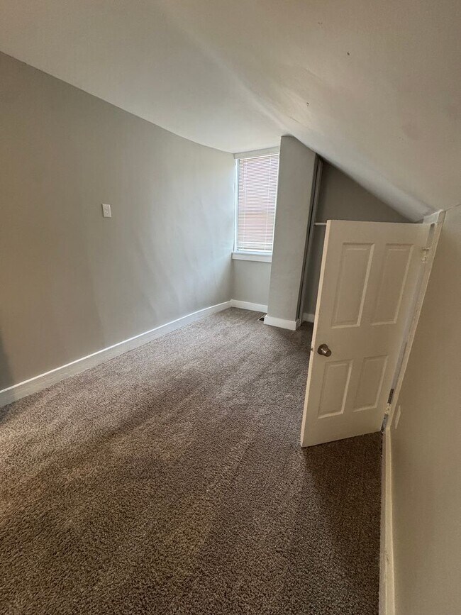 Building Photo - Spacious Four Bedroom House Close to Downtown Lafayette!