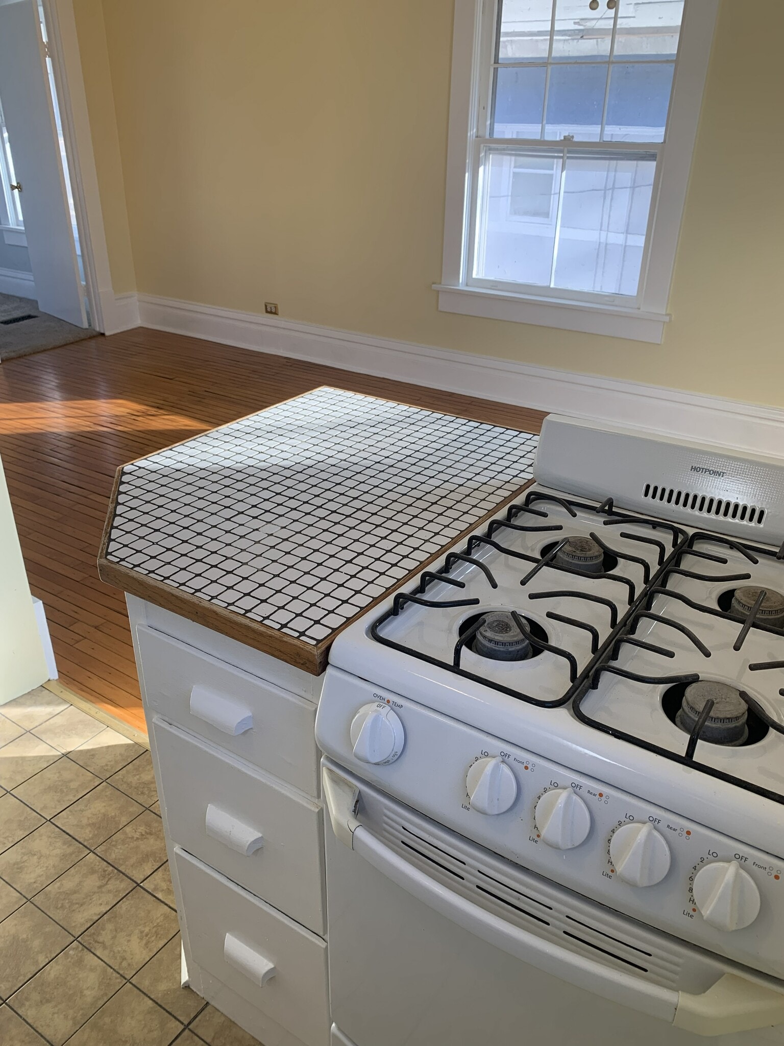 Building Photo - 628 37th St