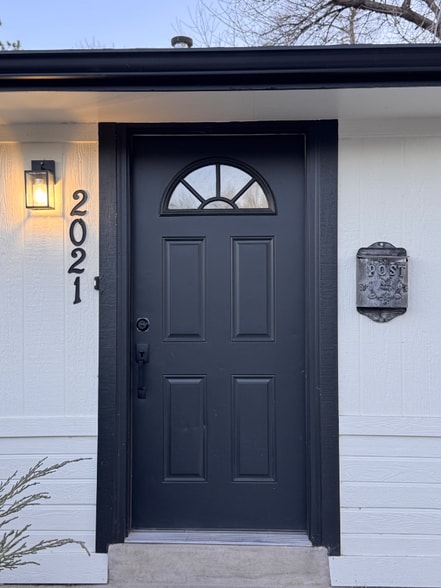 Building Photo - 2021 Airport Rd