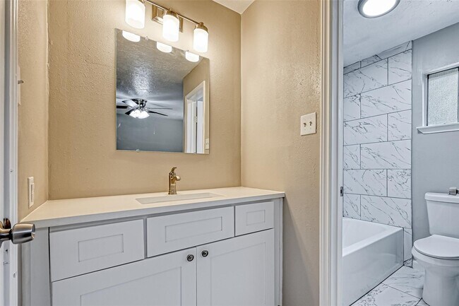 Building Photo - 3527 Acorn Springs Ln