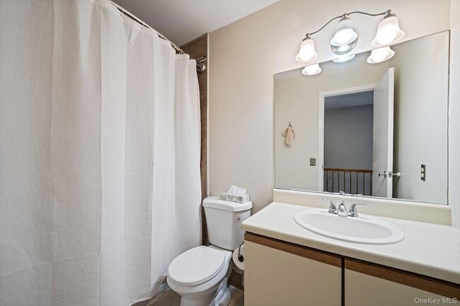 Building Photo - 908 Sara Cir
