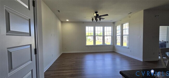 Building Photo - 9005 White Plains Ct