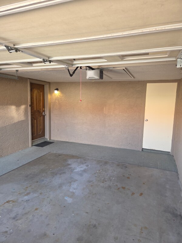 Building Photo - 2329 N Recker Rd