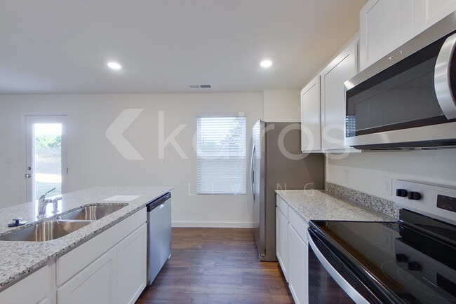 Building Photo - 3912 NE Billie Ln