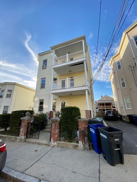 Building Photo - 14 Belknap St