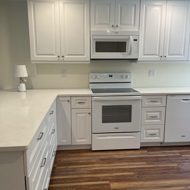 Building Photo - 5111 SE Miles Grant Rd