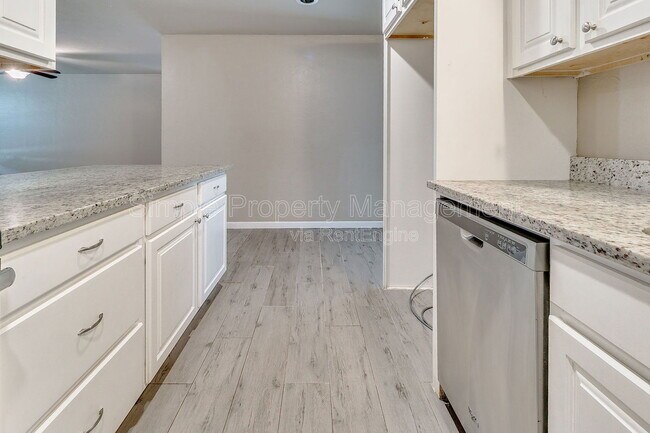 Building Photo - 120 N Ranchwood Blvd