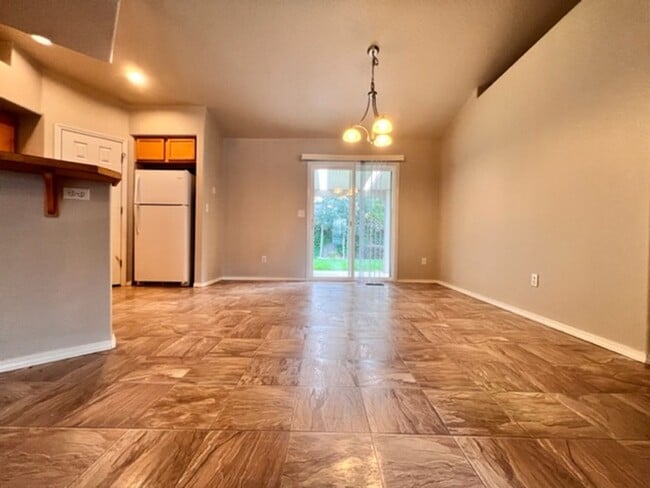 Building Photo - 13037 W Peachleaf Ct