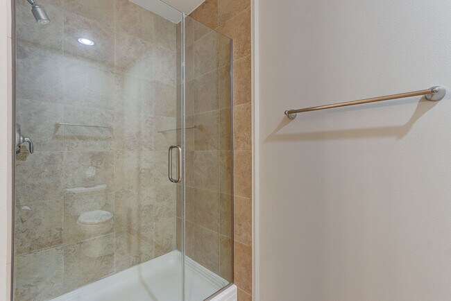 bath - 625 N Segoe Rd