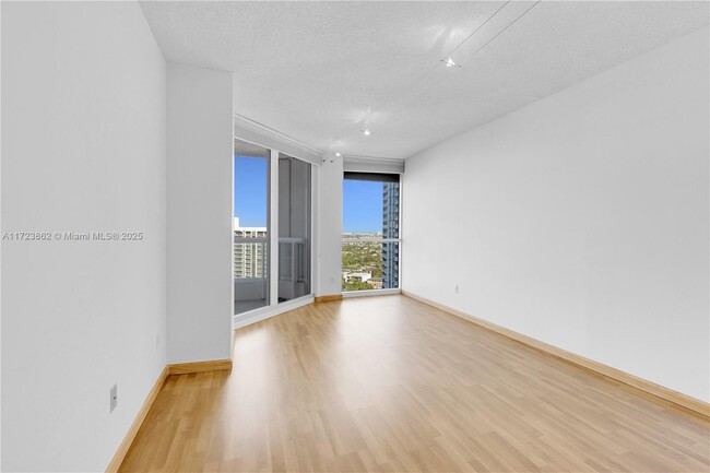 Building Photo - 21055 Yacht Club Dr