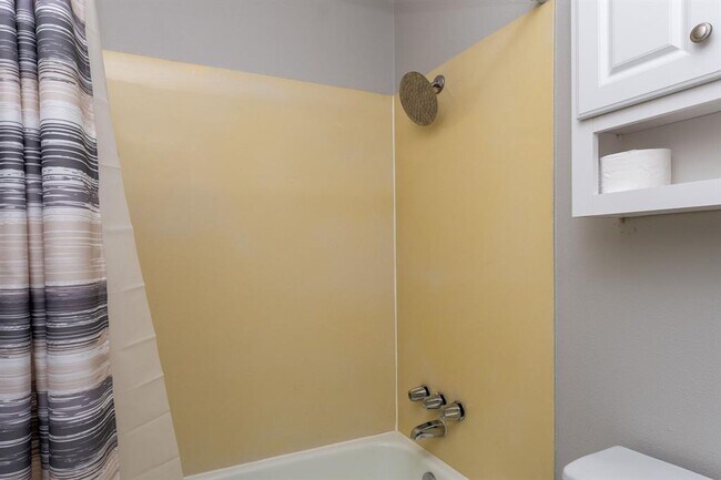 Building Photo - 8117 West Ct