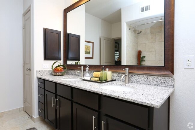 Building Photo - Stylish Space, Prime Location
