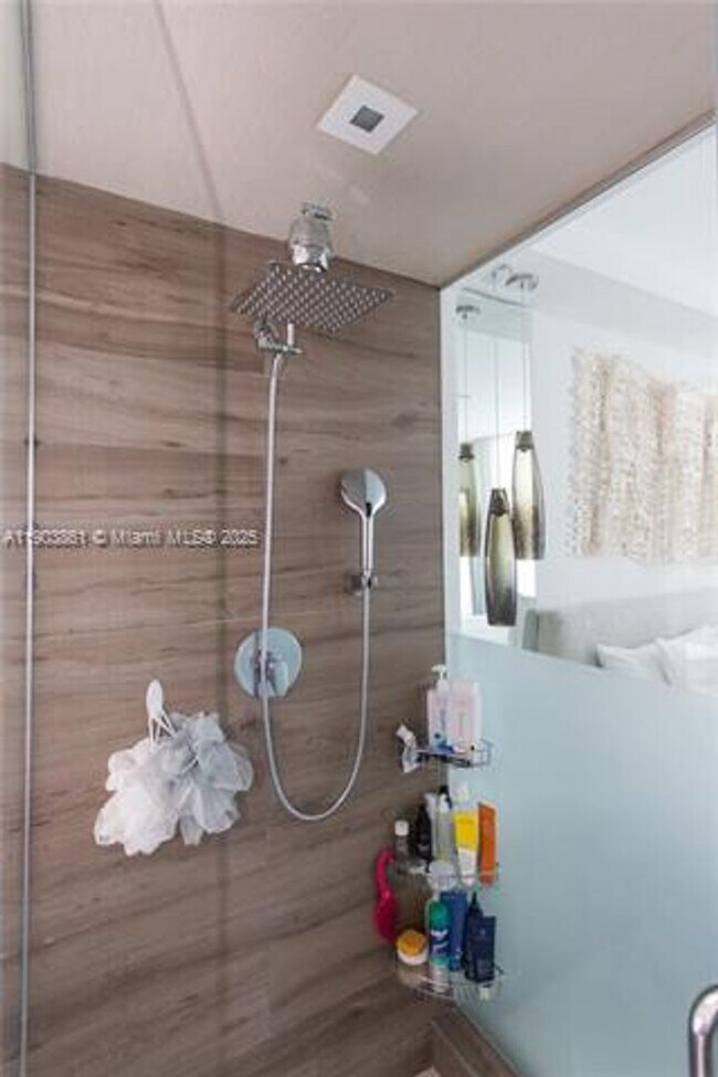 Building Photo - 92 SW 3rd St