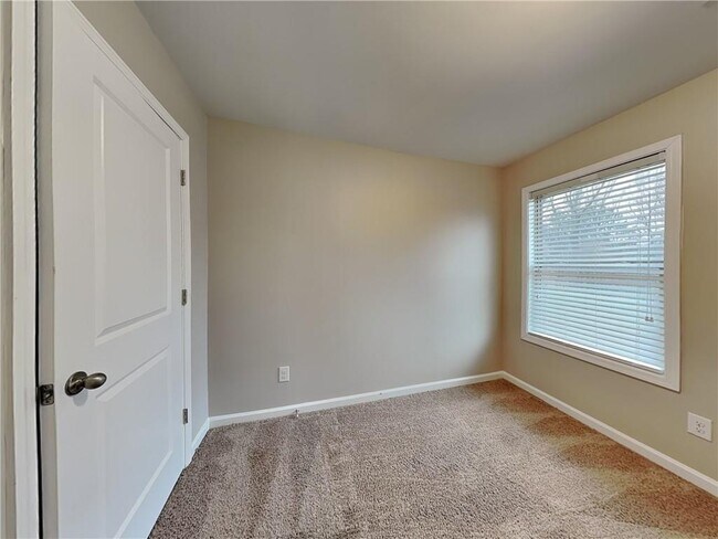 Building Photo - 409 Trickum Hill Dr
