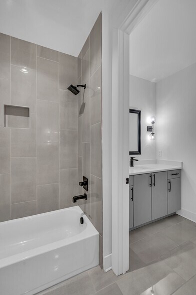 Building Photo - 3325 Felicia St