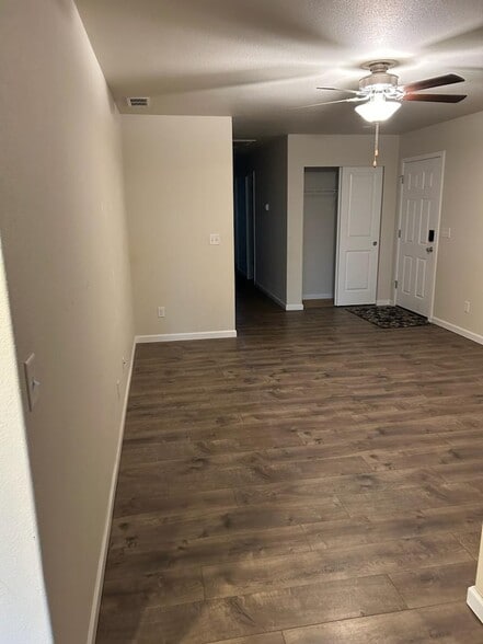 Living room - 280 Forest Ln