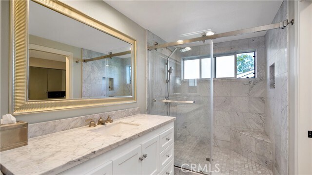 Building Photo - 10 Flintridge