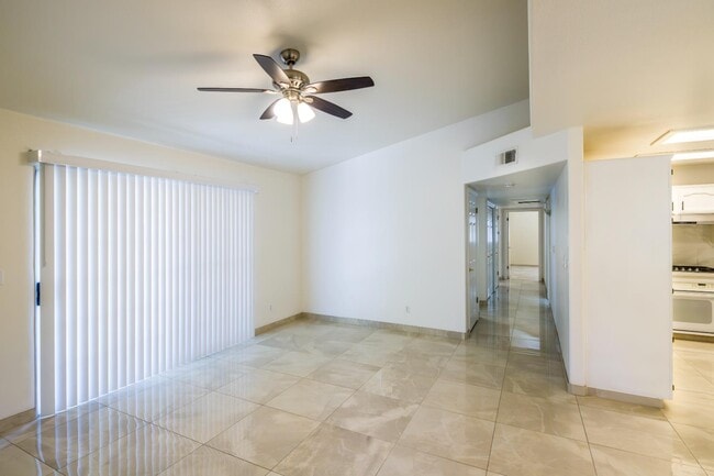 Building Photo - 1542 E Alluvial Ave