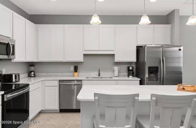 Building Photo - 164 Mediterranean Way