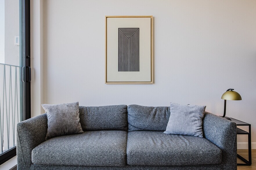 Building Photo - 200 Mesnager St