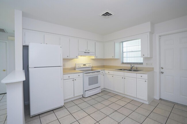 Building Photo - 1193 S Alhambra Cir