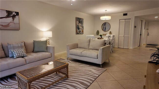 Building Photo - 509 Roma Ct