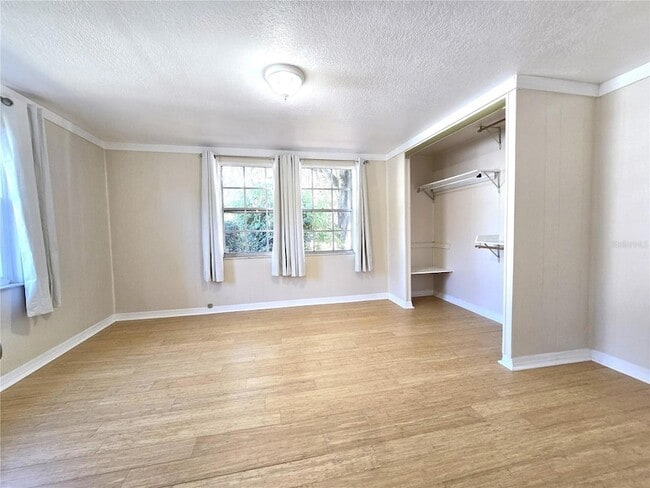 Building Photo - 309 Lakedale Dr