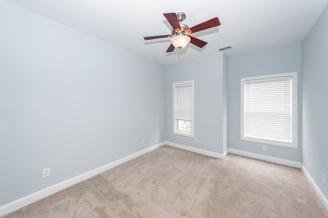 Building Photo - 4 Bedroom, 2.5 Bathroom Home in Reminisce ...