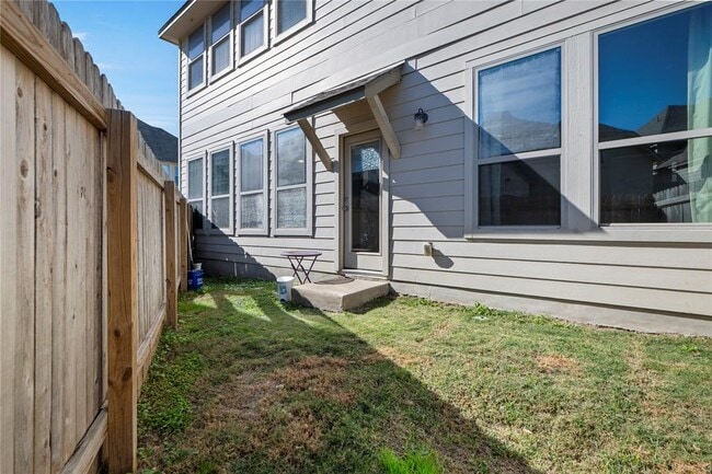 Building Photo - 13001 Hymeadow Dr