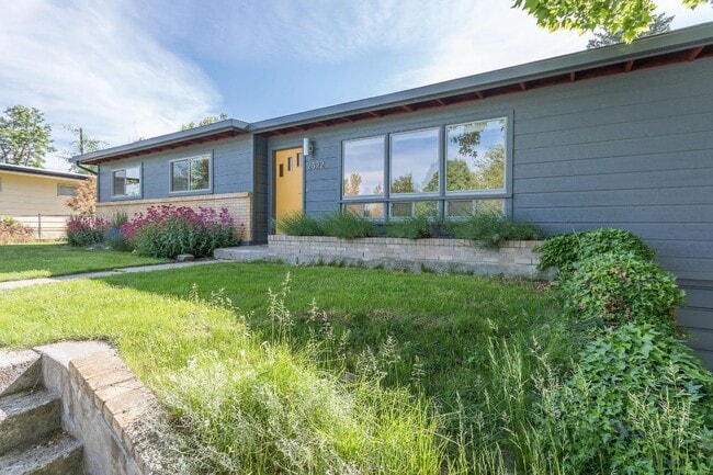 Building Photo - 2822 N Tartan Pl