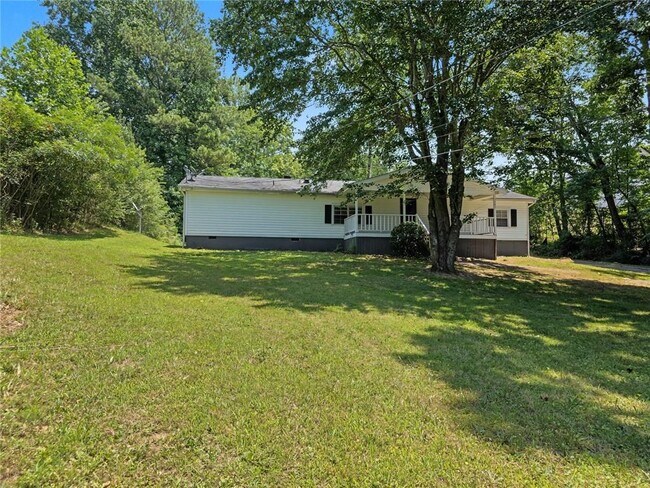 Building Photo - 3542 Shoreland Dr