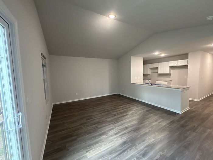 Building Photo - 4032 Park Ave
