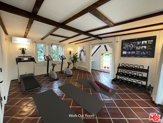 Building Photo - 2667 Lake View Terrace E