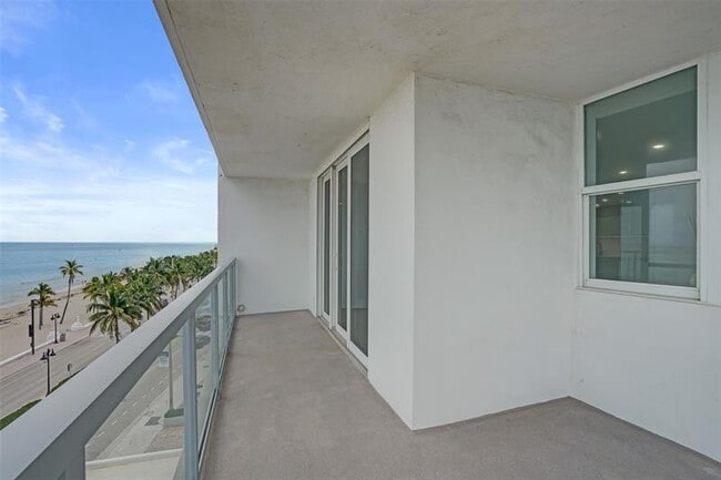 Building Photo - 209 N Fort Lauderdale Beach Blvd