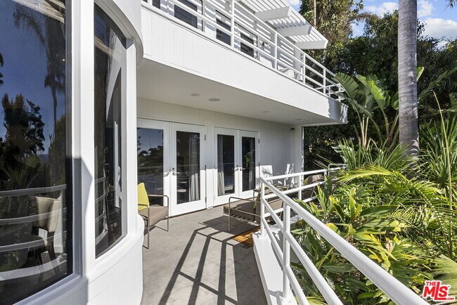Building Photo - 31833 W Sea Level Dr