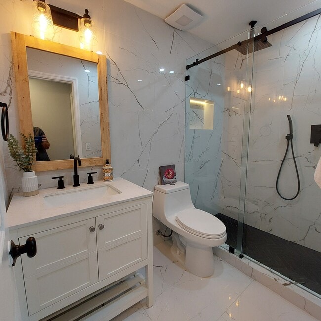 Building Photo - 3871 Alcantara Ave