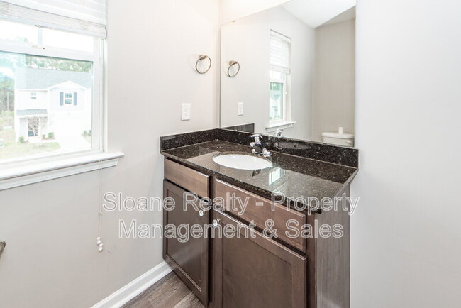 Building Photo - 522 Truman Dr