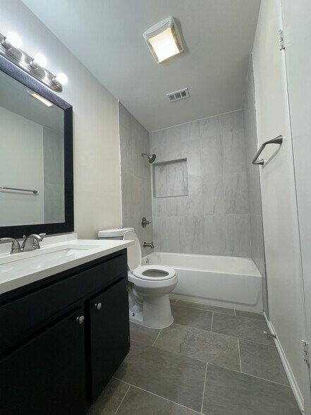 Building Photo - 1220 Tartan Ln