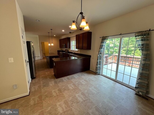Building Photo - 47 Summerfield Ln