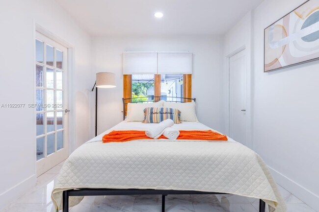 Building Photo - 1230 SW 22nd Terrace