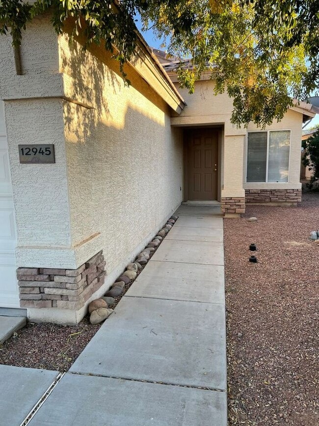Building Photo - READY TO VIEW NOW! Adorable 3 Bed, 2 Bath ...
