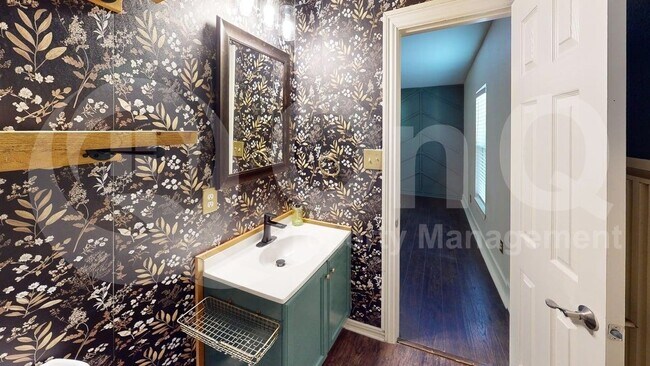 Building Photo - 1524 Hilltop Dr